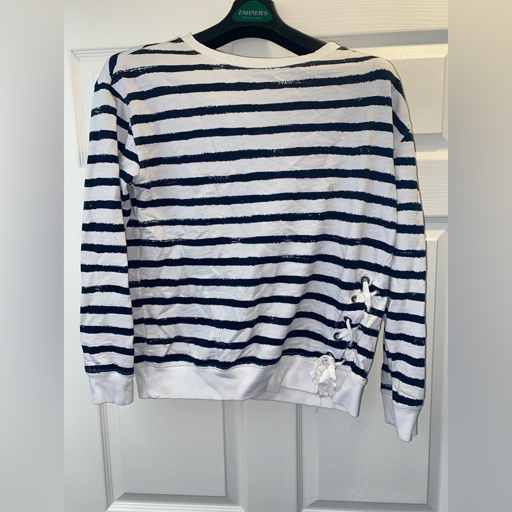 NWOT Eddie Bauer sweater/sweatshirt.